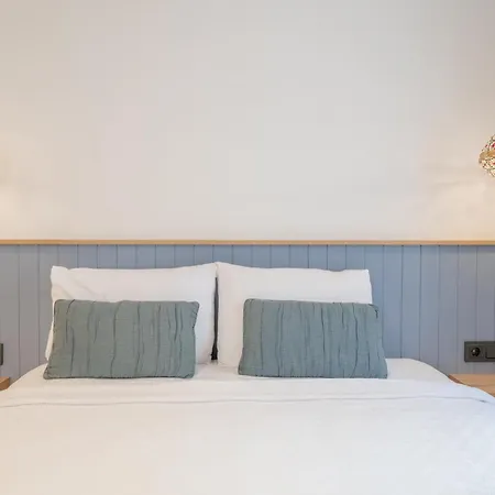 Bella Bed & Breakfast *